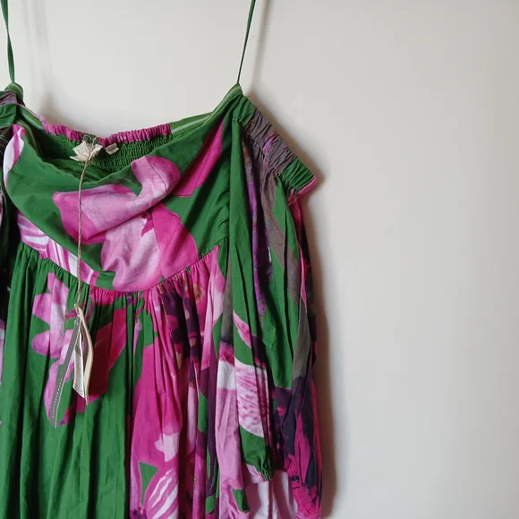 Elegant Floral Maxi Dress in Green and Pink - Picture 5 of 8